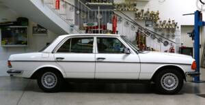 Bild 5/25 von Mercedes-Benz 280 E (1977)