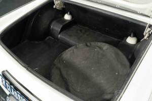 Bild 18/19 von Peugeot 404 Injection (1966)