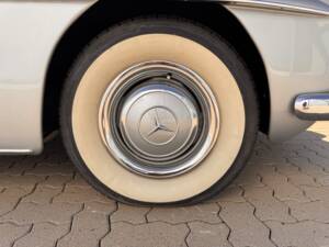 Image 72/77 de Mercedes-Benz 190 SL (1960)