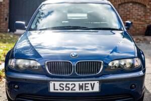 Image 22/38 of BMW 325i (2002)