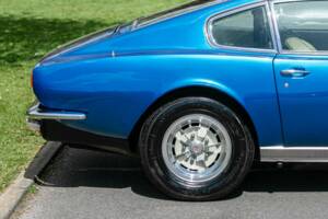 Image 38/43 de Aston Martin V8 (1974)