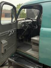 Image 2/8 of Ford F-3 Panel (1951)