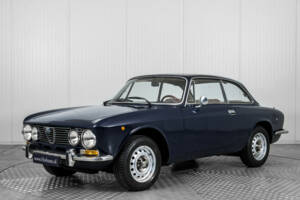 Image 1/50 of Alfa Romeo Giulia GT 1300 Junior (1976)