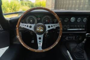 Image 49/50 de Jaguar E-Type (1968)