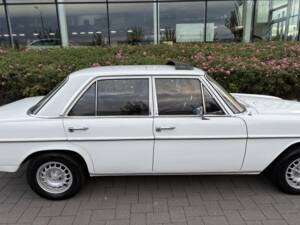 Bild 7/8 von Mercedes-Benz 250 (1970)