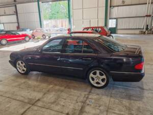 Afbeelding 12/12 van Mercedes-Benz E 300 Turbodiesel (1998)