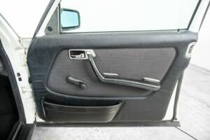 Image 28/50 of Mercedes-Benz 230 TE (1984)