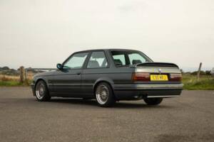 Image 7/50 of BMW 325i (1990)