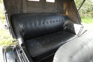 Image 13/41 of Ford Model T Touring (1925)