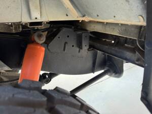 Image 36/45 de Land Rover Defender 110 (1991)