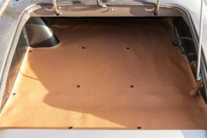 Image 32/50 of Jaguar XK 120 OTS (1952)