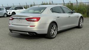 Image 7/54 of Maserati Quattroporte GTS (2015)