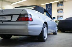 Bild 16/69 von Mercedes-Benz E 320 "Final Edition" (1997)