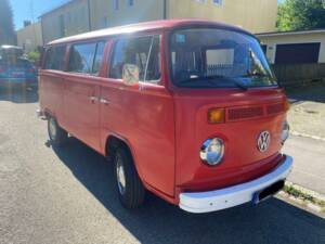Bild 3/17 von Volkswagen T2b Kleinbus (1974)