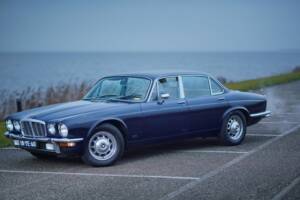 Image 16/26 de Jaguar XJ 6 L 4.2 (1976)