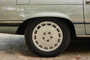 Image 20/48 of Mercedes-Benz 500 SL (1983)