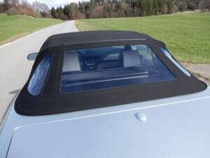 Image 11/25 of Mercedes-Benz SL 500 (2000)