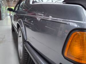 Image 15/33 of BMW M 635 CSi (1987)