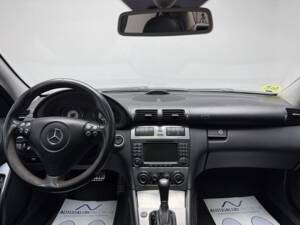 Image 12/27 of Mercedes-Benz C 55 AMG (2005)