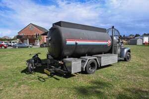 Image 13/50 de International Harvester K6 (1942)
