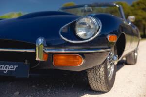 Image 18/50 de Jaguar E-Type (1969)
