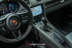 Image 21/25 de Porsche 718 Cayman GT4 RS Weissach (2022)