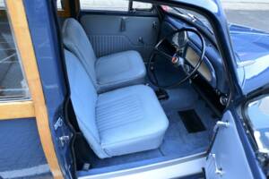 Image 33/50 of Morris Minor 1000 Traveller (1969)