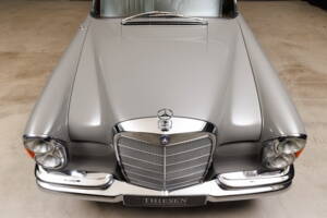 Image 20/45 of Mercedes-Benz 250 SE (1967)