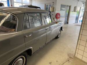 Image 8/33 de Mercedes-Benz 190 c (1964)
