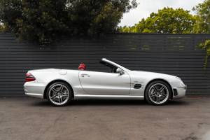 Image 11/41 of Mercedes-Benz SL 65 AMG (2004)