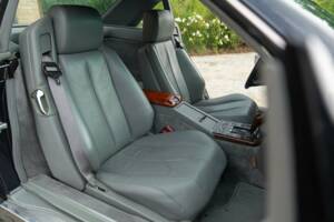 Image 25/50 of Mercedes-Benz SL 320 (1995)