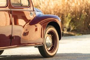Immagine 34/50 di Renault 4 CV Décapotable (1957)