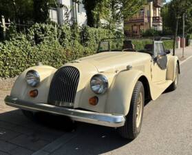 Image 1/4 of Morgan Plus 8 (1981)
