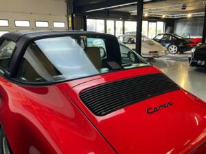 Image 16/50 of Porsche 911 Carrera 3.2 (1987)