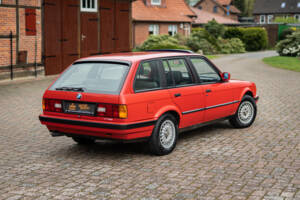 Bild 13/37 von BMW 316i Touring (1991)