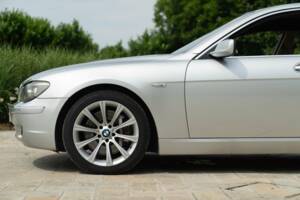 Image 13/50 de BMW 745d (2005)