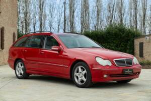 Immagine 2/50 di Mercedes-Benz C 220 CDI T (2003)