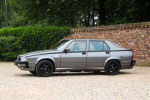 Image 11/50 of Alfa Romeo 75 3.0 V6 QV (1988)