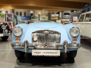 Image 7/17 of MG MGA 1600 (1963)
