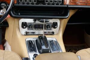 Image 26/30 de Jaguar XJ 6 4.2 (1970)