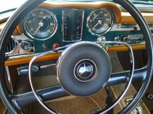 Image 9/15 de Mercedes-Benz 250 SL (1967)