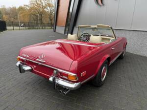 Image 10/50 of Mercedes-Benz 280 SL (1971)