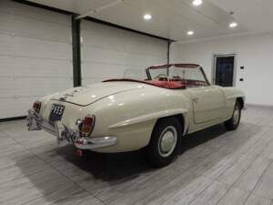 Image 4/15 of Mercedes-Benz 190 SL (1963)
