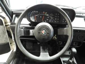 Image 6/14 de Alfa Romeo Giulietta 1.6 (1985)