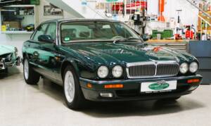 Bild 3/29 von Jaguar XJ6 3.2 Executive (1997)
