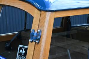 Image 31/37 of Morris Minor 1000 Traveller (1971)