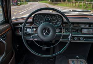 Image 17/34 of Mercedes-Benz 300 SEL 6.3 (1969)