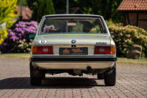 Image 17/46 of BMW 525 (1978)