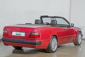 Bild 16/31 von Mercedes-Benz E 320 (1993)
