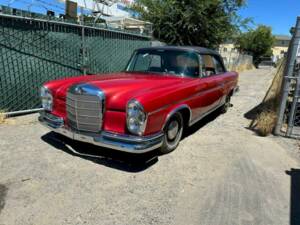 Afbeelding 4/28 van Mercedes-Benz 300 SE (1963)